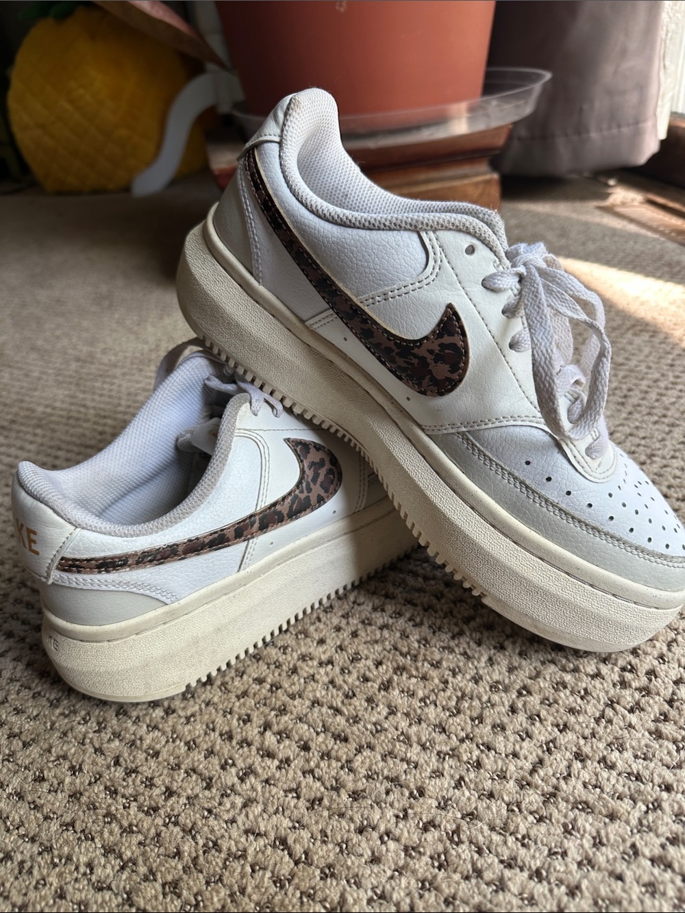 Women’s Nike Court Alta Platform size 9.5